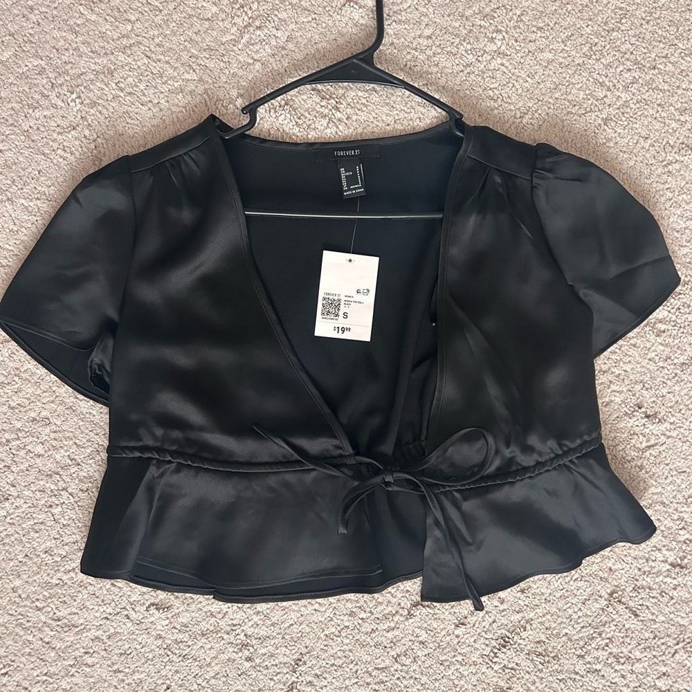 BLACK FOREVER 21 BLOUSE